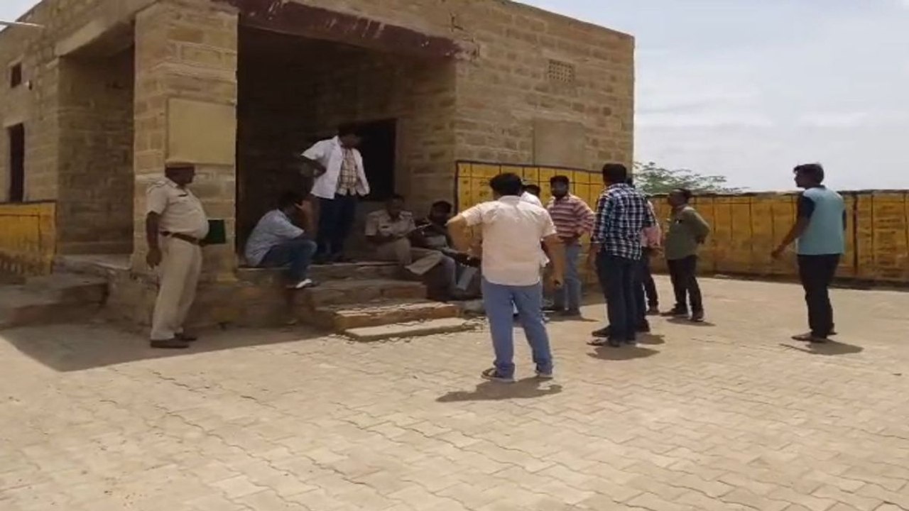 Video: देवा में डाककर्मी ने फंदा लगाकर की आत्महत्या