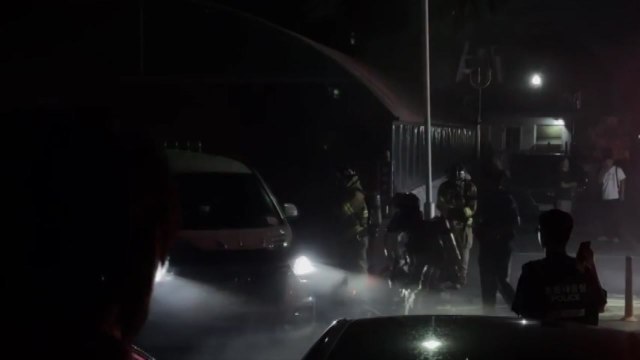 충북 제천 아파트 지하주차장 전기차 화재...다친 사람 없어 / YTN