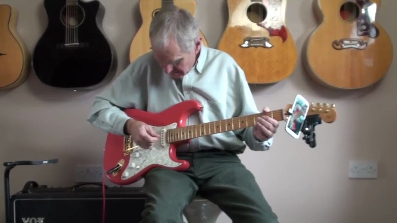 Waiting For A Girl Like You - Foreigner gitar Phil McGarrick