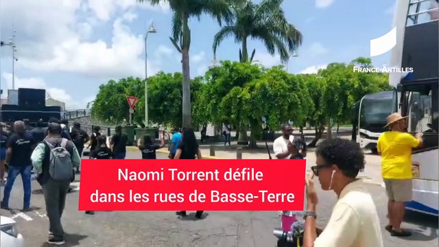 [GUADELOUPE] Naomi Torrent défile dans les rues de Basse-Terre