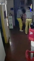 Bomberos salvan a una niña.