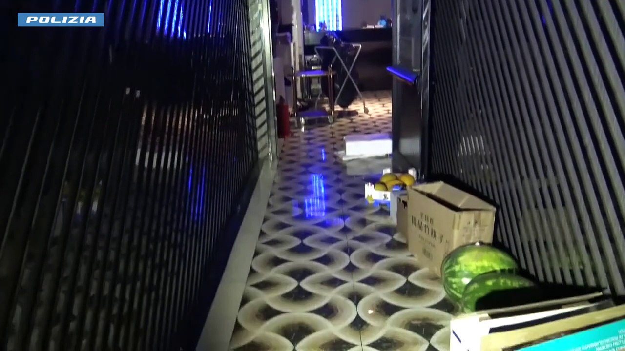 Prato, dopo la rissa nel locale notturno la polizia trova la droga