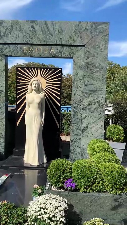 Dalida (1933-1987)  tombe montmartre, paris, france