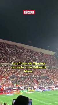 ¡TODOS QUIEREN A MORA! 🤩Así la ovación para Gilberto Mora en el estadio de Xolos.