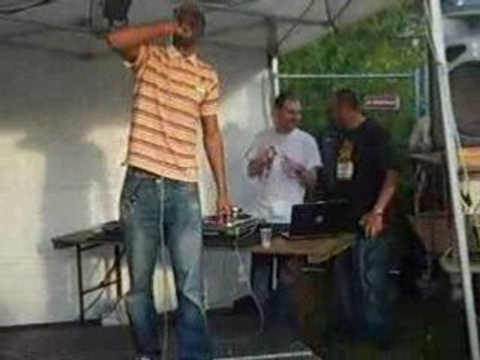 Linton Black show  case HOMBLE records @ Herbe En Zik 08