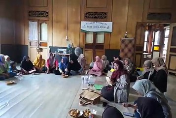 Unsri Kenalkan Decoupage kepada Pengrajin Purun OKI