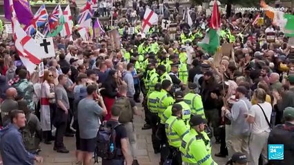 Manifestantes antiimigración piden abolir el sistema de asilo en Reino Unido