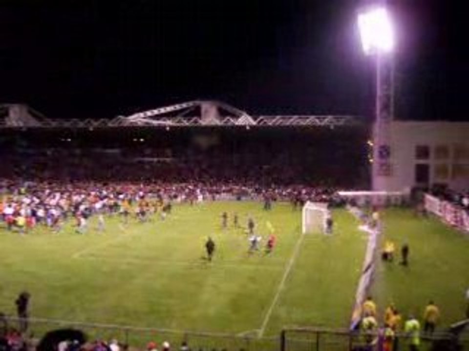 Vidéo montée Ligue 2 Nîmes Olympique 3 - 1 Laval 2008