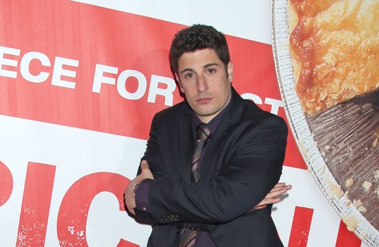 Jason Biggs se reúne con sus coprotagonistas de American Pie para protagonizar un programa de televisión