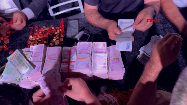 Aşiret düğününde gelin ve damada 20 milyon lira ve 5 kilo altın takıldı