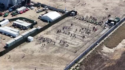 Gates open on the last day at Victorious Festival - by Marcin Jedrysiak