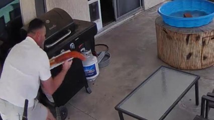 Man almost drops ribs but saves his barbecue dreams with quick reflexes