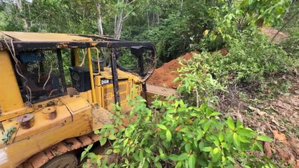 Bulldozer D6R XL and Struggles on Mountain Trails