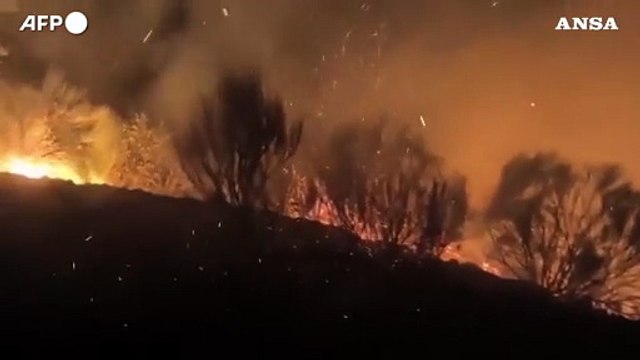 Spagna, continua la battaglia contro i roghi nel nord del Paese