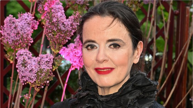 GALA VIDEO - “Un an et demi que je mens aux gens” : Amélie Nothomb ose enfin aborder ce sujet très sensible pour elle