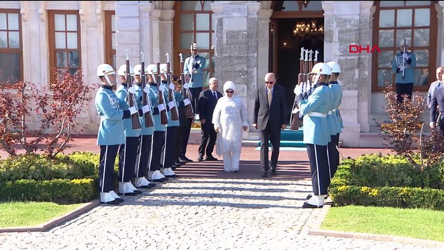 Cumhurbaşkanı Erdoğan, Mavi Vatan Boğaz geçişinde gemileri selamladı