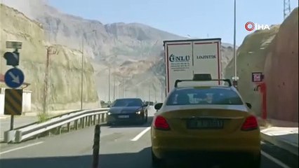 Türkiye'nin uluslararası otoyolu saatlerce kapandı, vatandaş isyan etti!