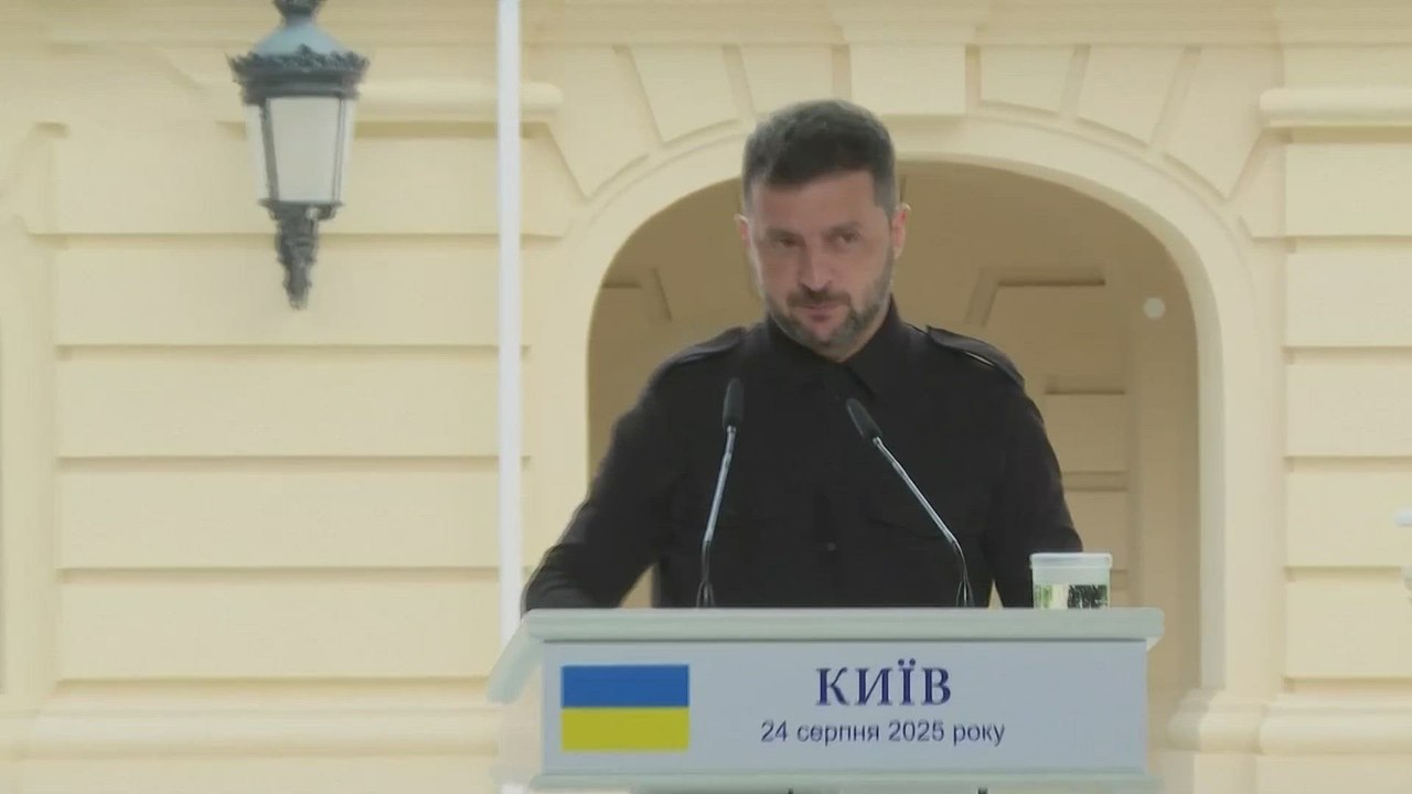 ZELENSKY shows CARNEY UKRAINE’S FACILITIES on INDEPENDENCE DAY