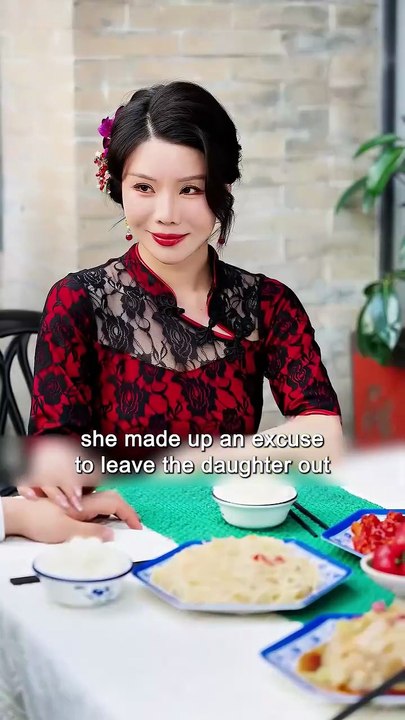 She Just Wanted Perfume Secrets — But Found Her Boyfriends Bottled in Jars Instead