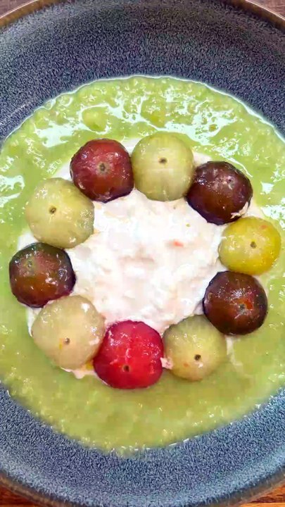 🍅 Tomates cerises émondées, burrata & soupe de tomates vertes 💚