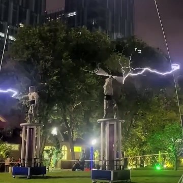 Tesla Coils electric dance performance at Shandong_ China