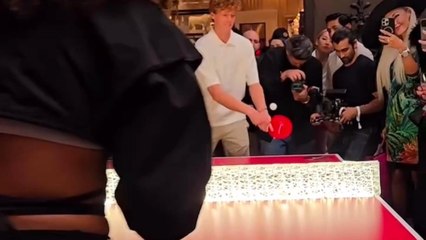 Ecco il video del rovescio a due mani di Jannik Sinner a ping pong