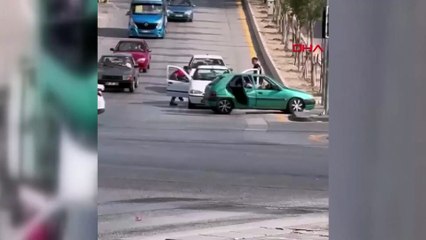 Ankara'da korku dolu görüntüler: Trafikte kılıçlı saldırı!