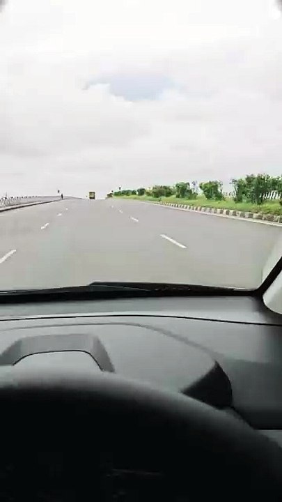 Aao Milo Chalo | Jab We Met | Best Romantic Travel Song | Shahid Kapoor & Kareena Kapoor