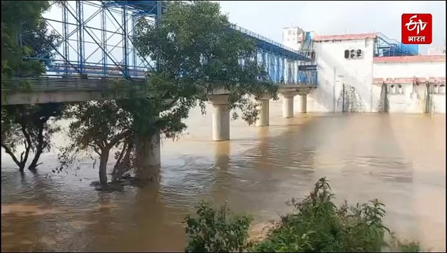 यूपी में बाढ़-बारिश; फर्रुखाबाद के 162 गांवों के नहीं सुधरे हालात, कई जिलों में संकट बरकरार
