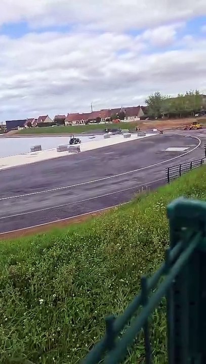 👷🏼🦺Les travaux du nouveau terrain synthétique avancent bien ...