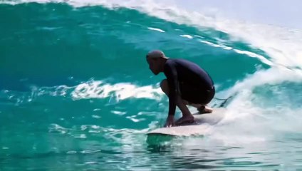 Il principe Harry cavalca le onde (artificiali): l'orgoglio di Meghan Markle per il marito surfista