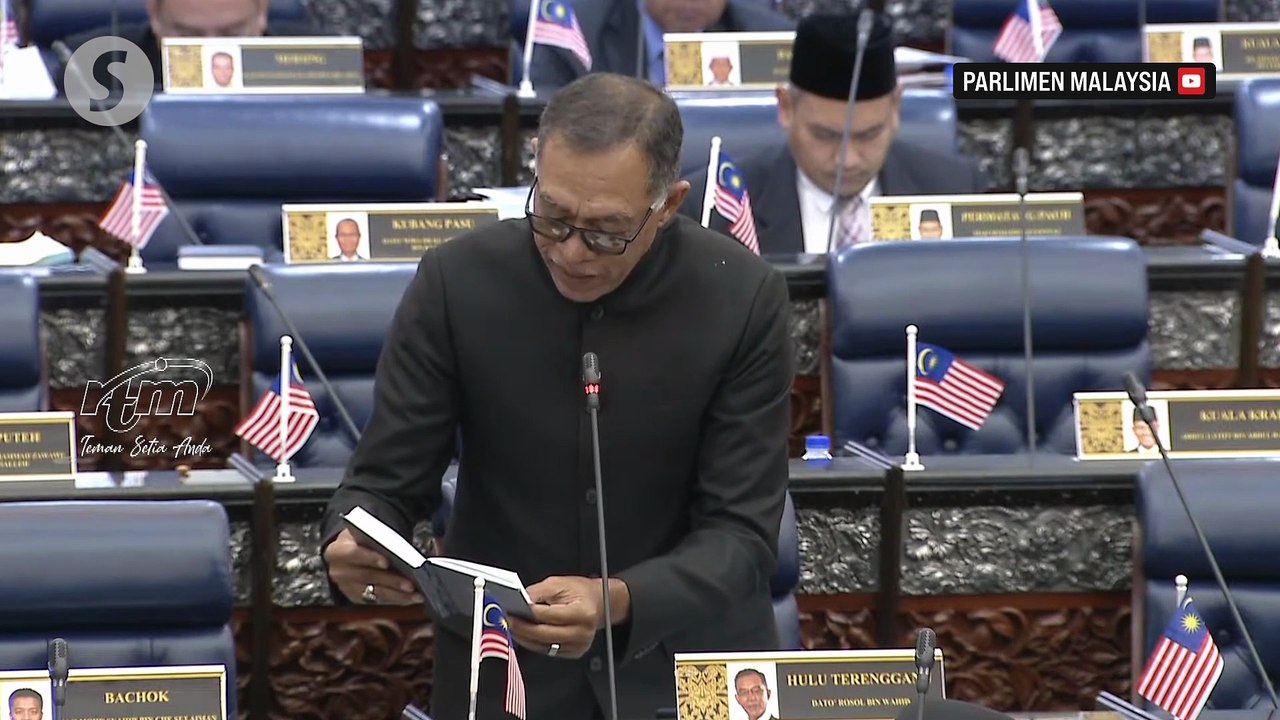 Perikatan MP questions Azalina’s 'round-neck outfit' in Parliament