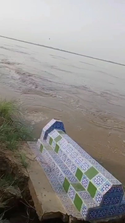"تم یوں بھلا دیے جاؤ گے، جیسے کبھی تھے ہی نہیں۔"#flood #trending