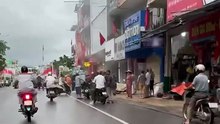 Nổ xe điện ở hạ long sáng 21/08. Nghe tin 1 Nhân Viên đi cấp cứu. Vỡ hết cửa kính