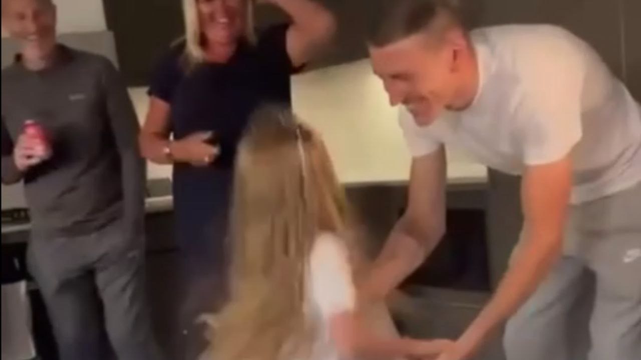 Little girl’s dream comes true as she gets surprised with Disneyland trip