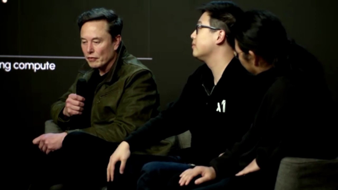 Grok 2.5 ya está disponible en código abierto y Grok 3 lo estará "en unos 6 meses"