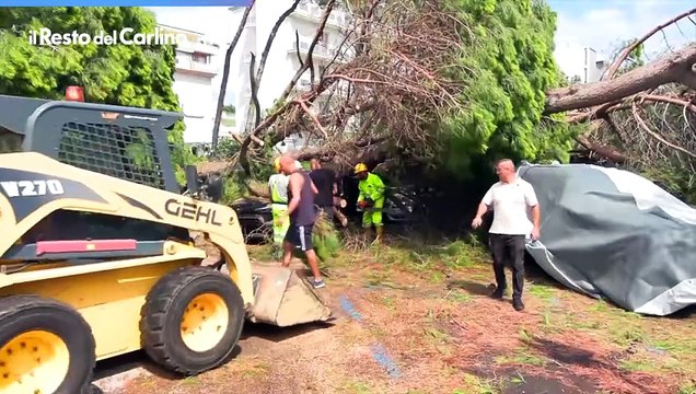 Danni del maltempo: il video a Milano Marittima