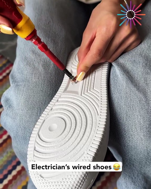 Proof electricians never disconnect 😂