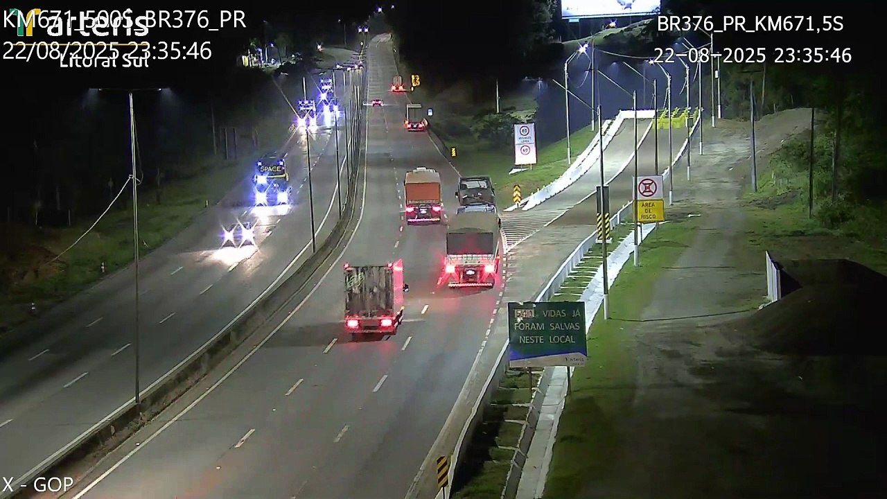 Ônibus fica sem freio em descida de serra e manobra evita acidente na BR-376