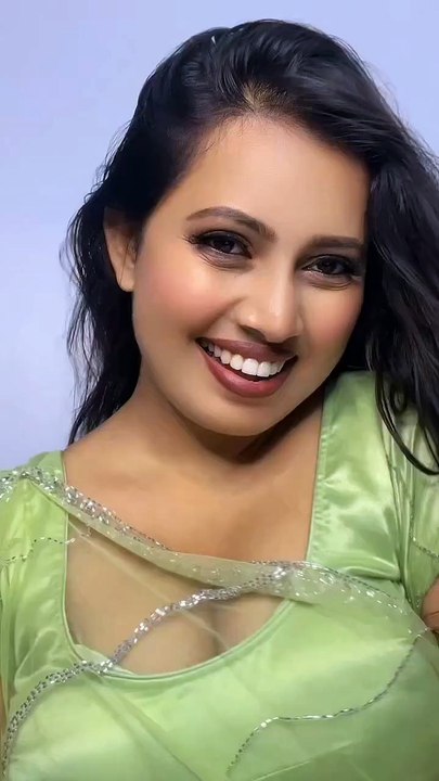 Alka Yagnik, Kumar Sanu • Pyar Mein Dil De Diya