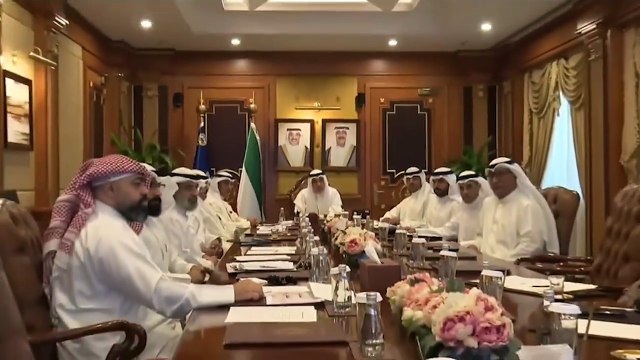 معالي النائب الأول لرئيس مجلس الوزراء ووزير الداخلية يترأس الاجتماع الأول للفريق المعني بتنظيم إنشاء الحسينيات والمساجد التي تستضيف الشعائر الدينية