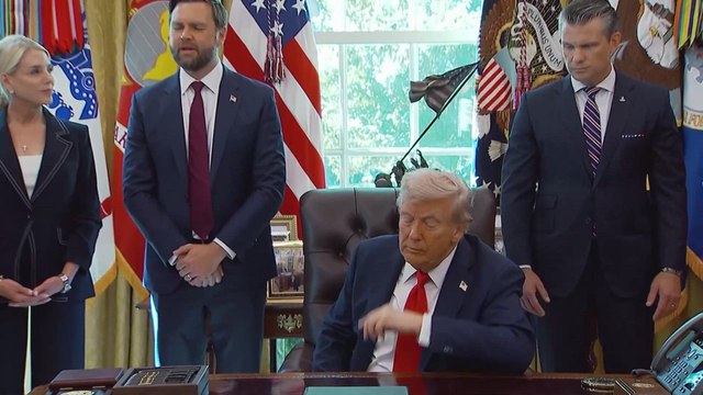 JD Vance Takes Ironic Shot at Democrats in the Oval Office Over Crime