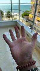 ✨Title: “The Cap That Vanished Twice” A blink, a twist, and reality folds—again