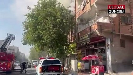 Şanlıurfa'da apartman yangını: İki kişi dumandan etkilendi