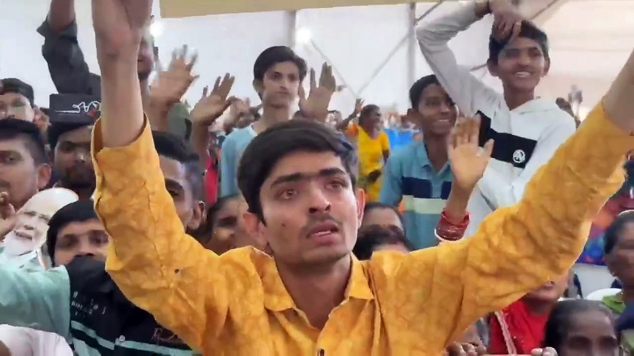 Watch: Artist in tears after presenting PM Modi special painting of his mother