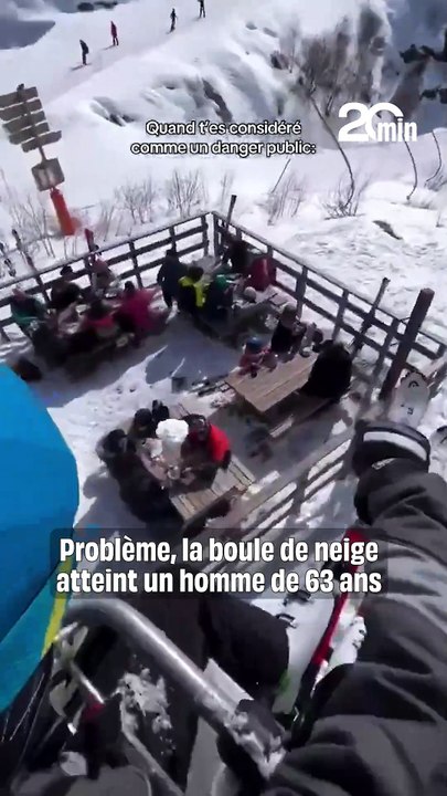 blague-clat-e-au-sol-il-jette-une-norme-boule-de-neige-sur-des-gens