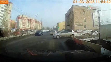 VIDEO: ¡Olvidó a su hija! La menor terminó corriendo detrás del auto de su padre