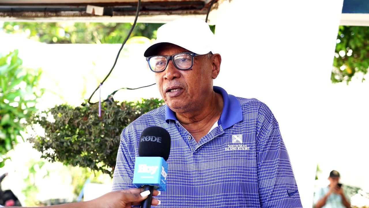 Comerciantes de Piña Hermosa luchan por tener en pie sus carros y negocios