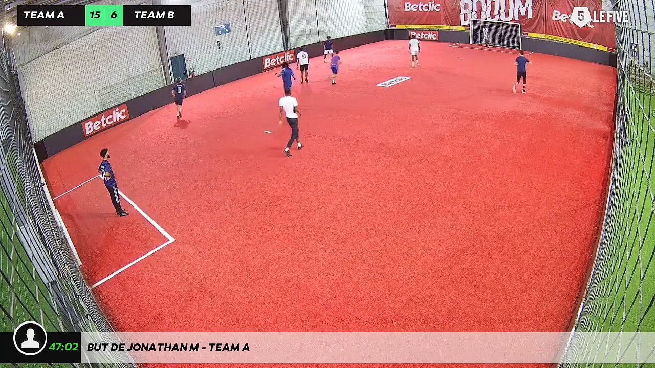 But de Jonathan M - Team A