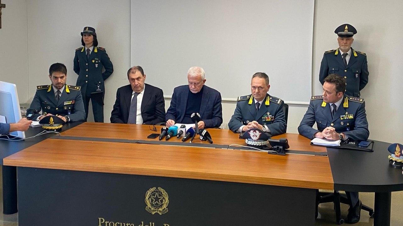 Usura ed estorsioni nel Salernitano: 24 arresti, gruppo capeggiato da affiliato al Clan Graziano (05.03.25)